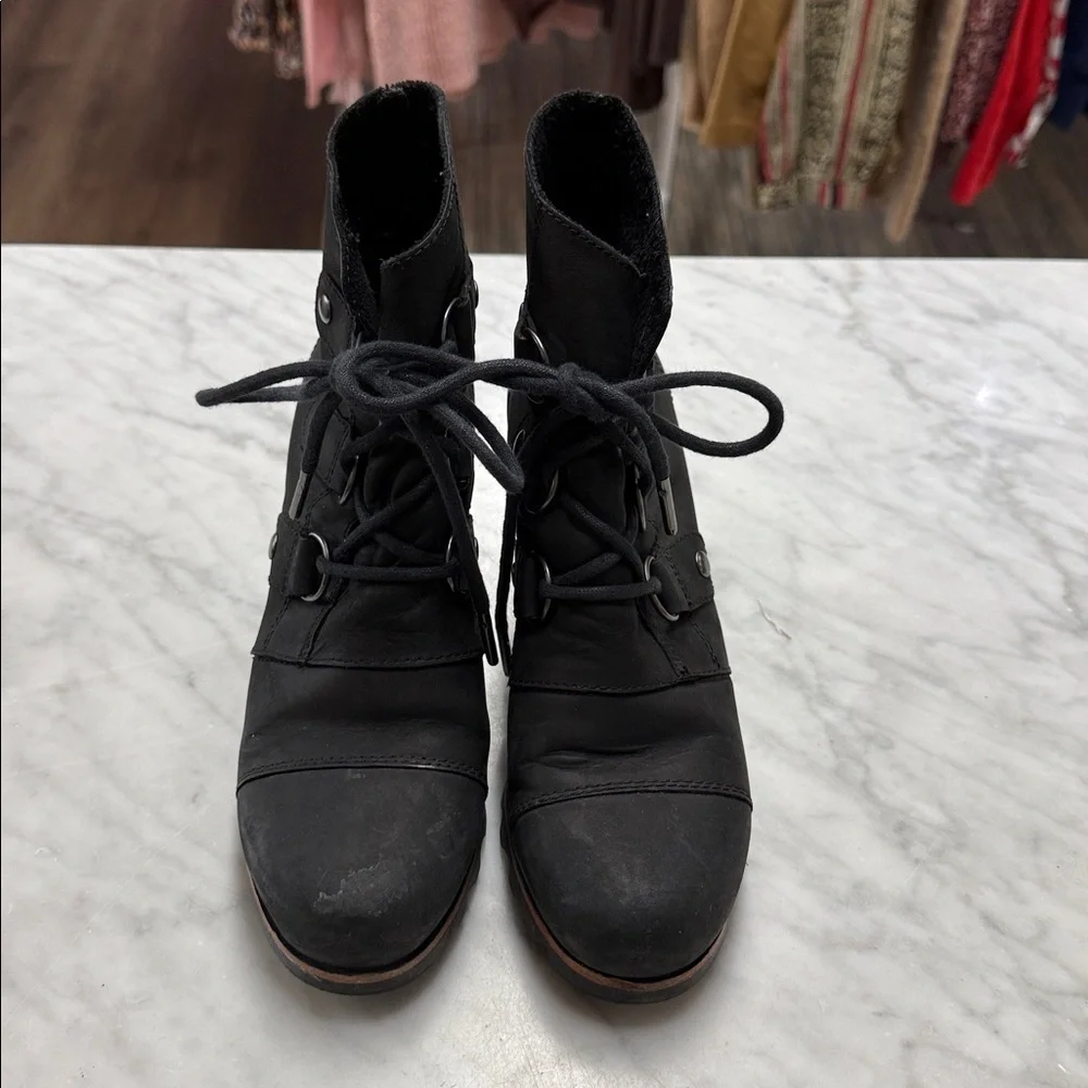SOREL Addington Black Leather Waterproof Lace Up Women's Boots NL2360-010